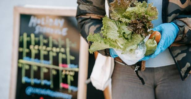 Eco-Friendly Lifestyle Hacks for Health-Conscious Consumers to Try Today