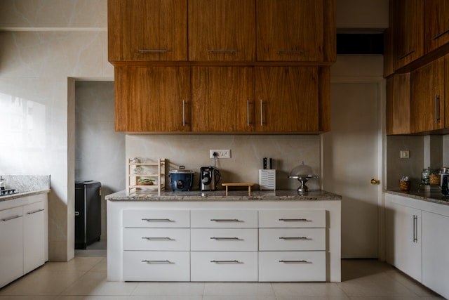 Sourcing Cabinets for High-Volume Projects in Miami: Balancing Speed, Quality, and Sustainability